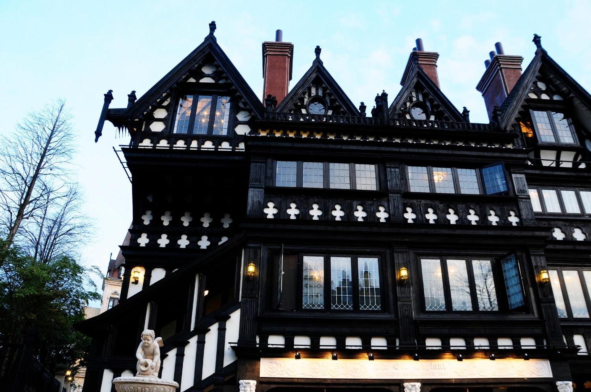 The Old England Manor Apartment Renai Exterior photo
