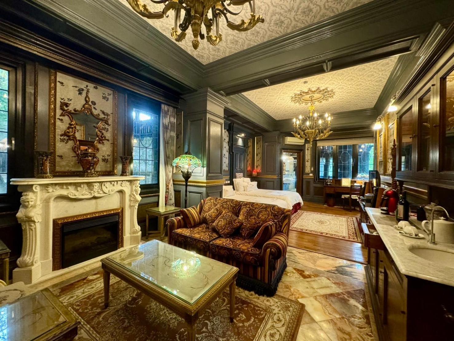 The Old England Manor Apartment Renai Exterior photo