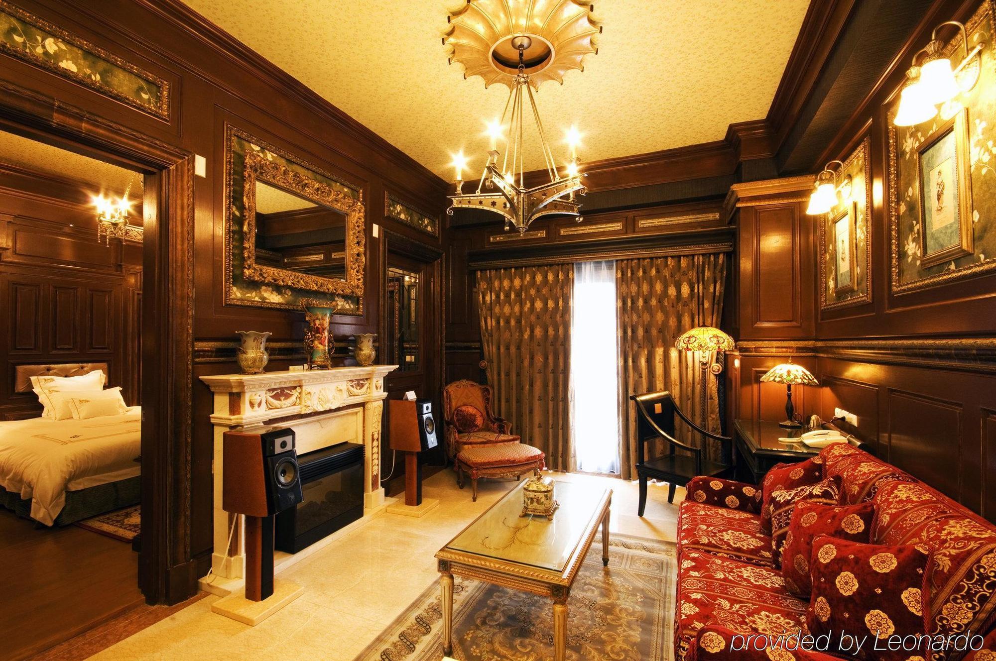 The Old England Manor Apartment Renai Exterior photo