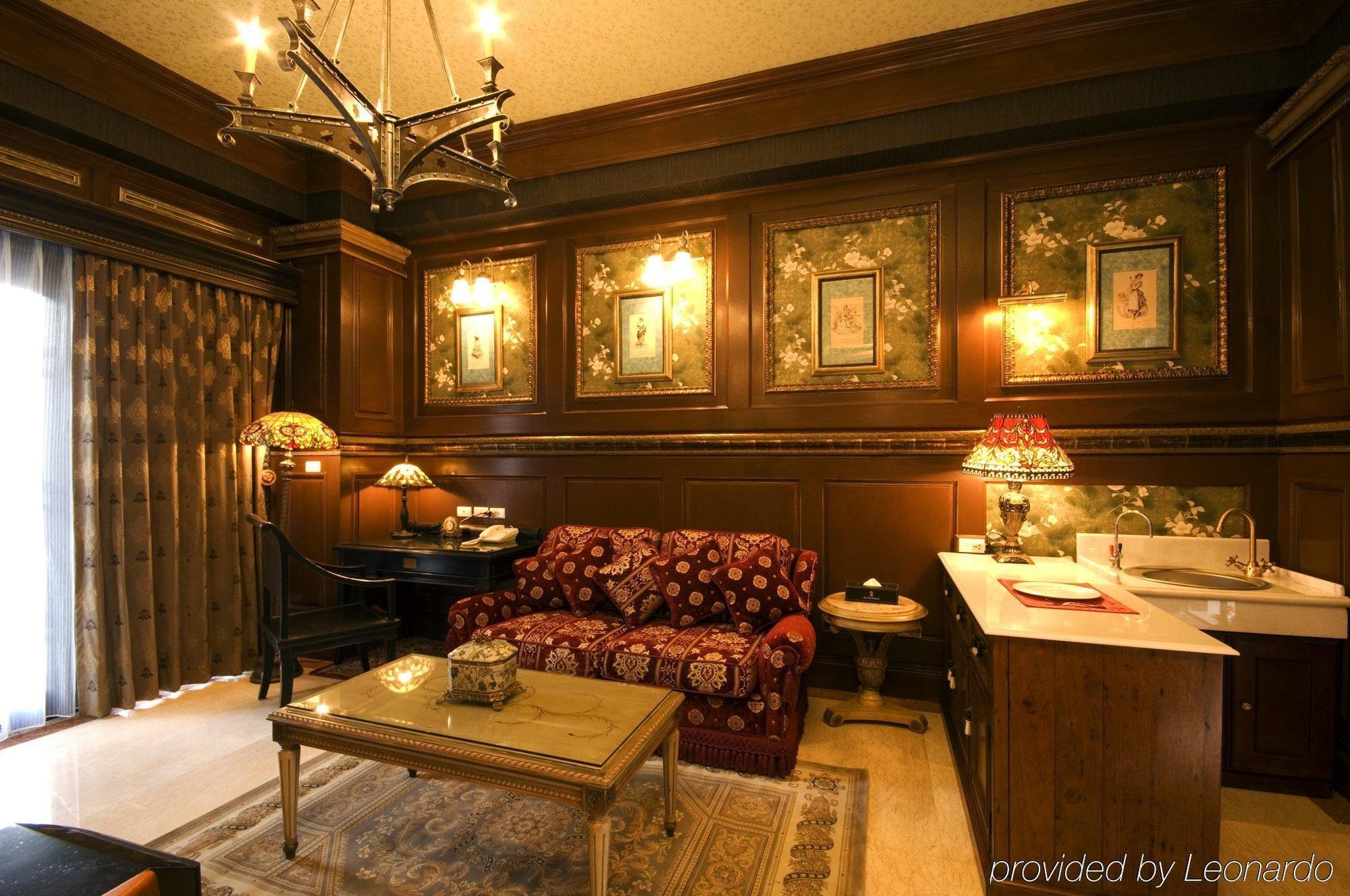 The Old England Manor Apartment Renai Exterior photo