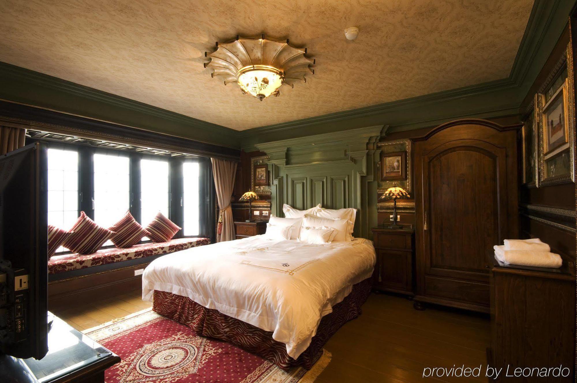 The Old England Manor Apartment Renai Exterior photo