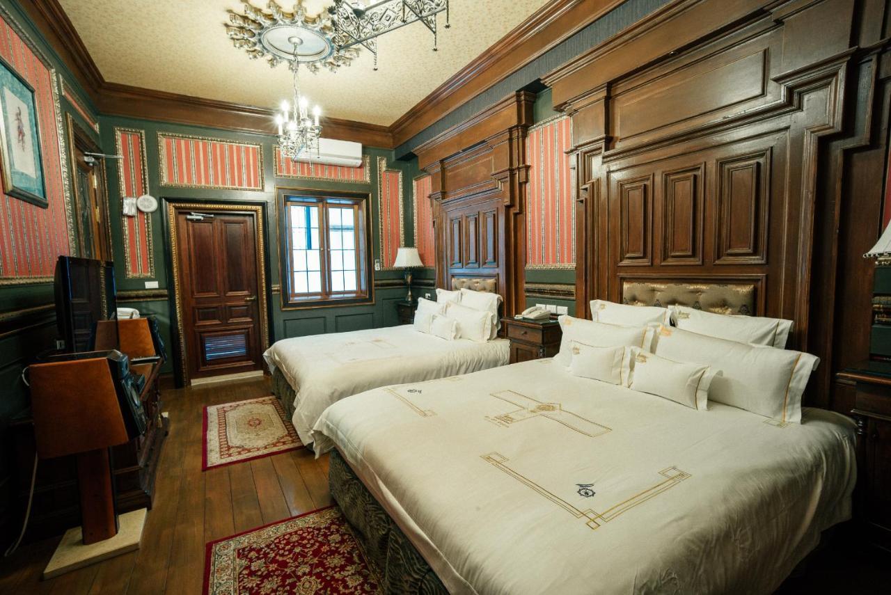 The Old England Manor Apartment Renai Exterior photo